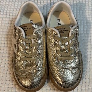 Steve Madden Kids Glittery Gold Sneakers new